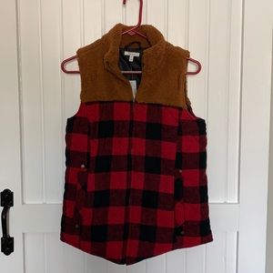 🌲MAURICES Red Buffalo Plaid Vest